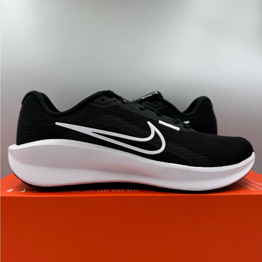 Nike Downshifter 13 Black White BRAND NEW Size 10 Women
